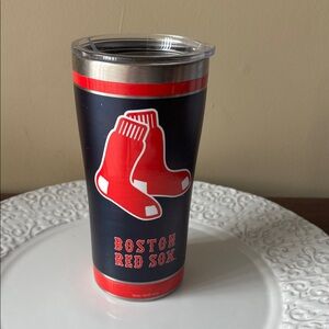NWOT Tervis Boston Red Sox Insulated Tumbler does have a little scratch